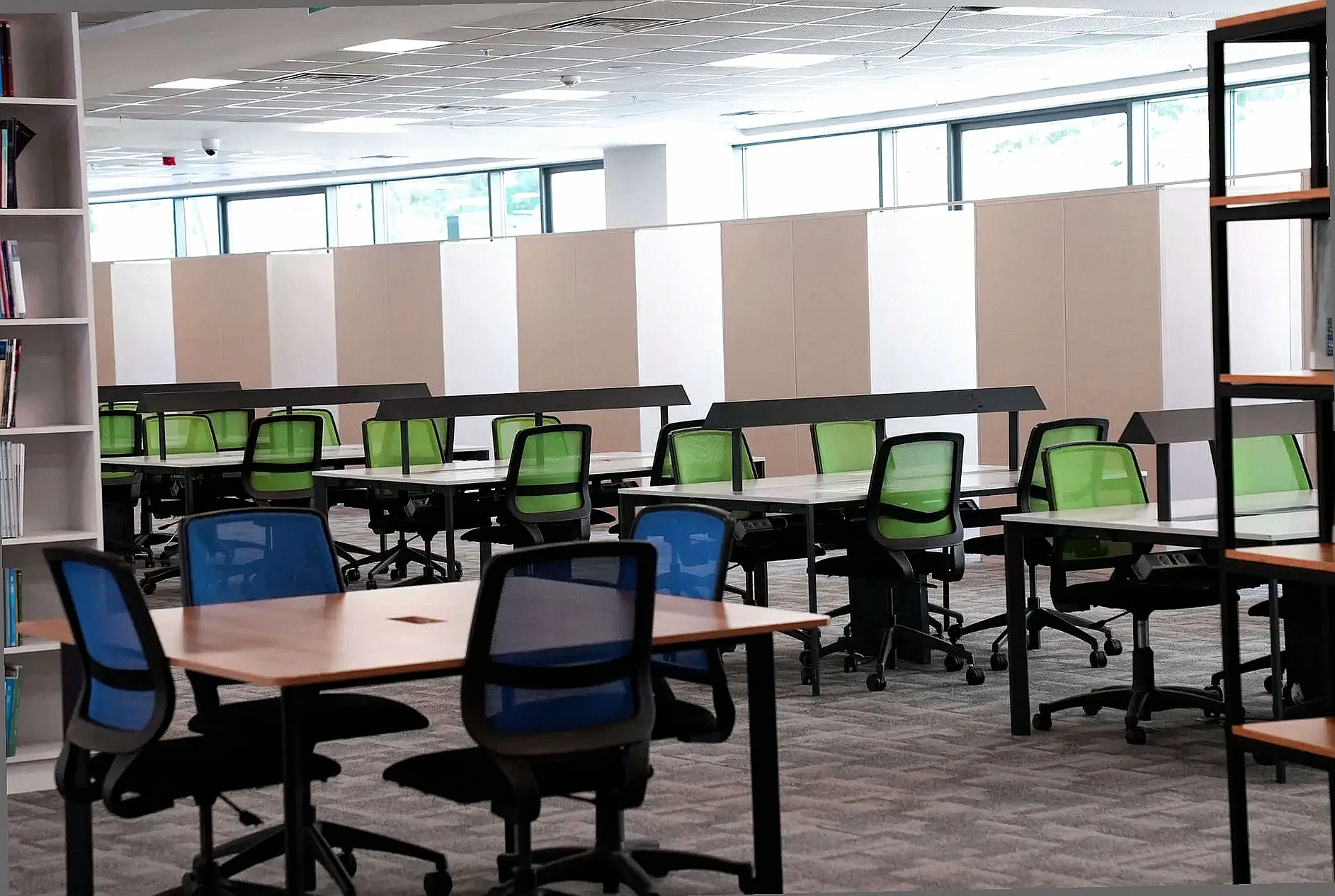 halic university library desks