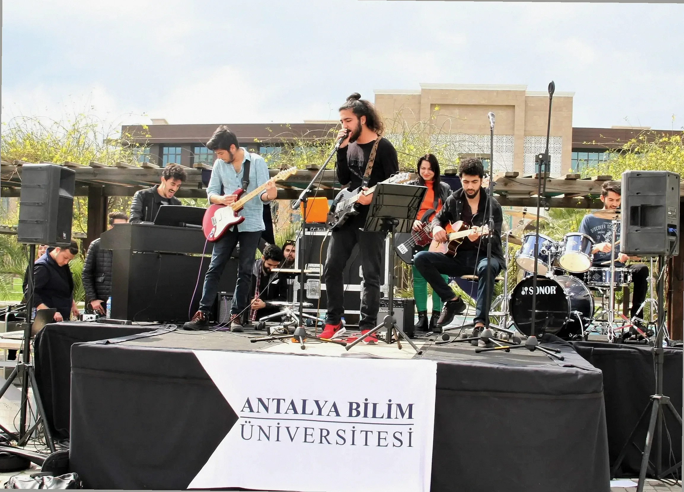 Студенты Antalya Bilim University