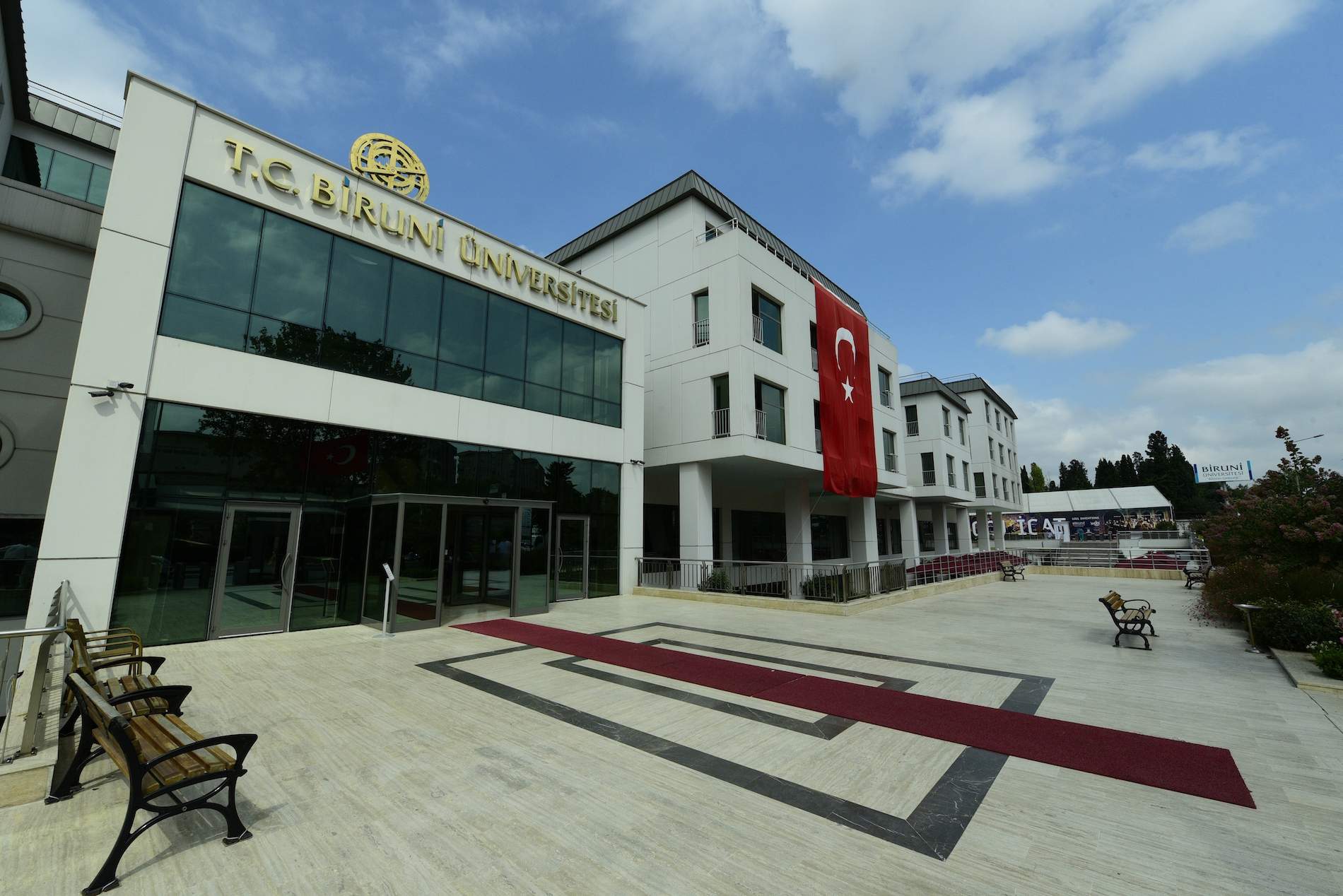 Biruni Üniversitesi