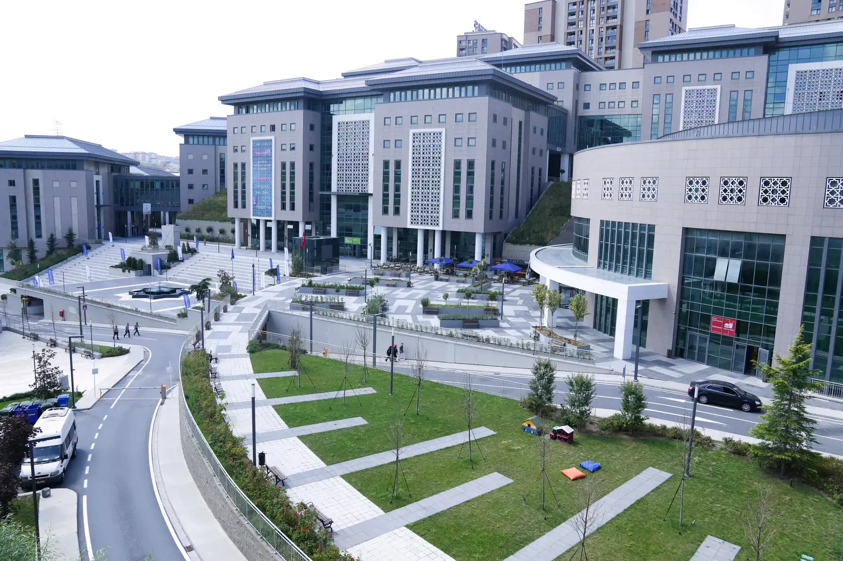 İstanbul Haliç университеті